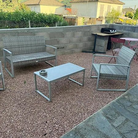 Hébergement de vacances De 40m2 De Plein Pieds Dans Maison Avec Parking Et Terrasse