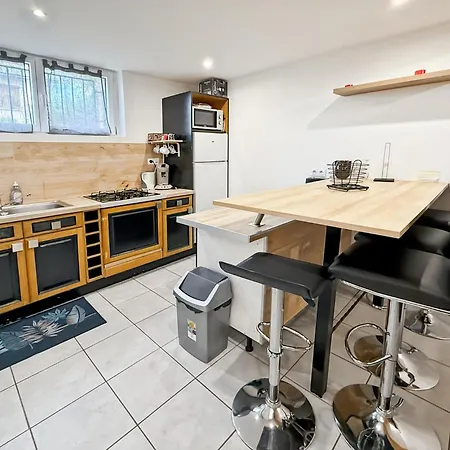 De 40m2 De Plein Pieds Dans Maison Avec Parking Et Terrasse Jussac