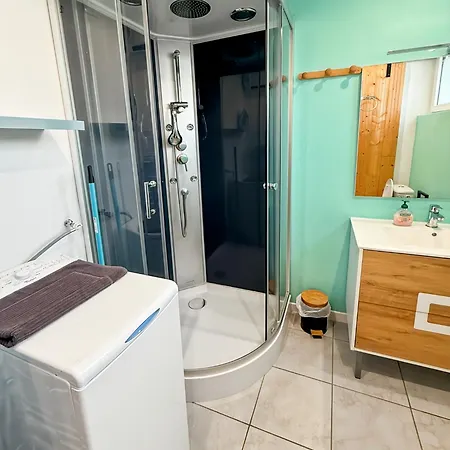 度假居 De 40m2 De Plein Pieds Dans Maison Avec Parking Et Terrasse *