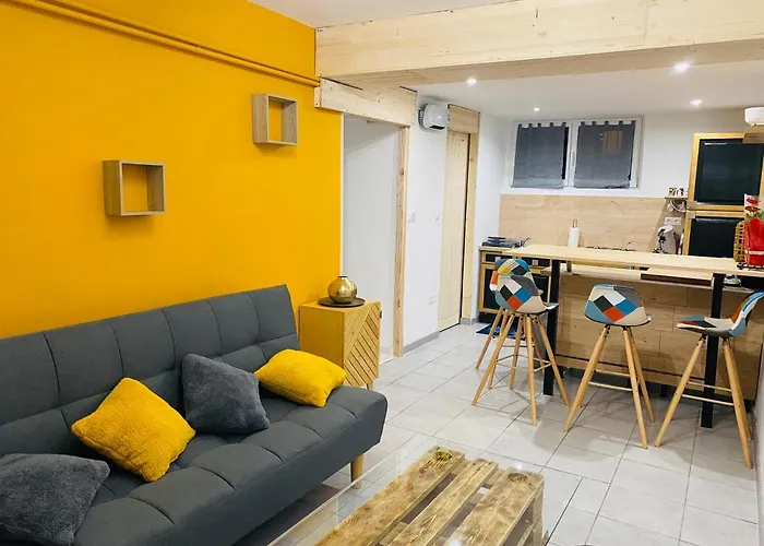 Hébergement de vacances De 40m2 De Plein Pieds Dans Maison Avec Parking Et Terrasse *