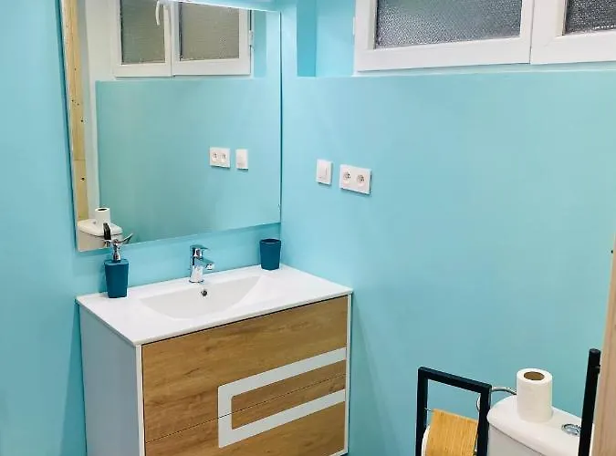 De 40m2 De Plein Pieds Dans Maison Avec Parking Et Terrasse *