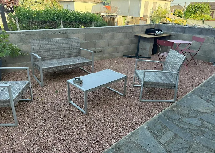 Hébergement de vacances De 40m2 De Plein Pieds Dans Maison Avec Parking Et Terrasse