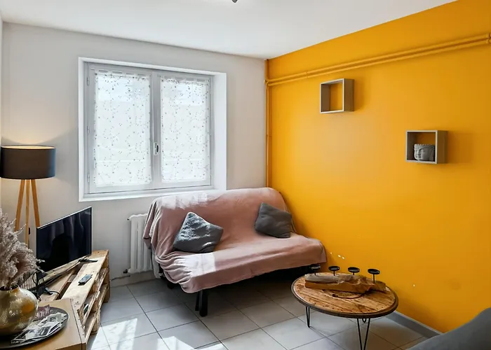 De 40m2 De Plein Pieds Dans Maison Avec Parking Et Terrasse Hébergement de vacances Jussac